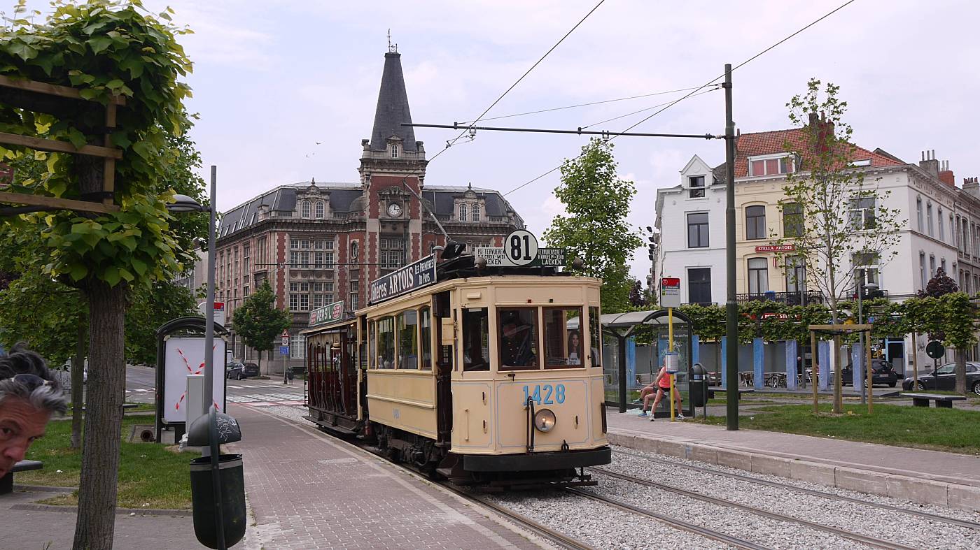 Nivelles 2-axle tram #1428